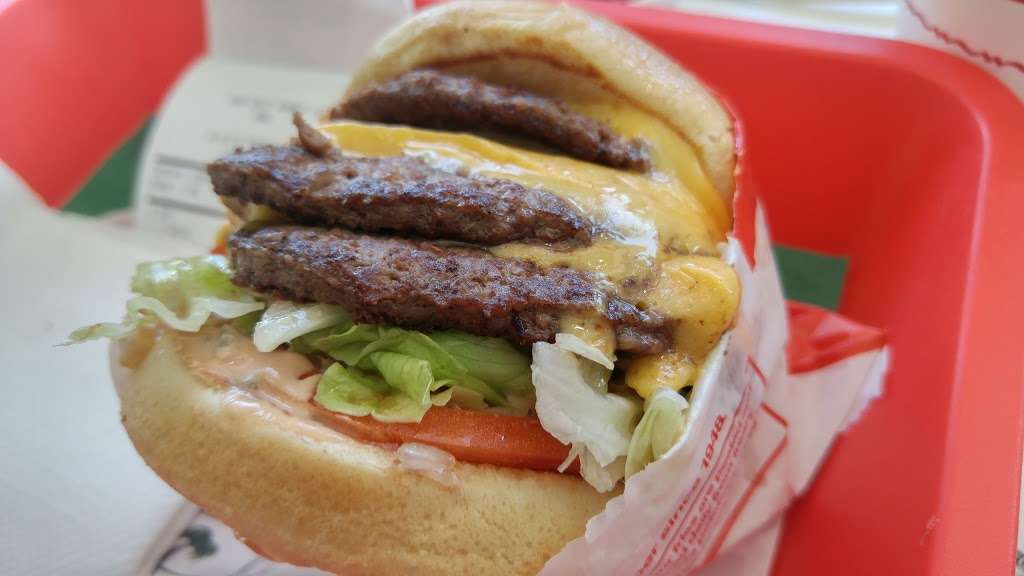 In-N-Out Burger | 3927 Grand Ave, Chino, CA 91710, USA | Phone: (800) 786-1000