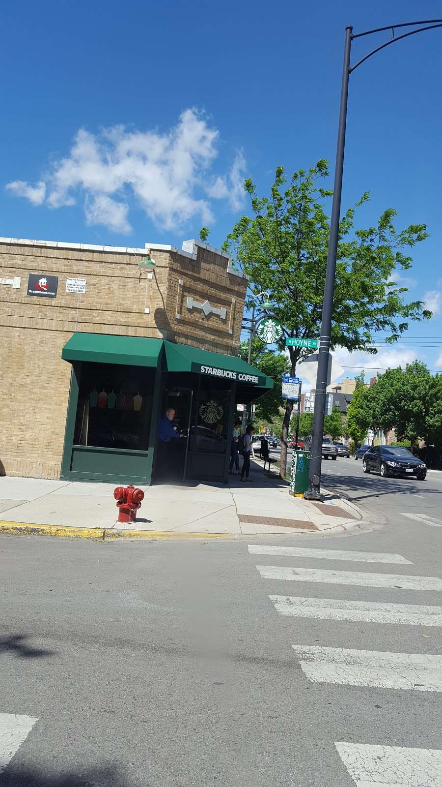 Starbucks | 2101 W Armitage Ave, Chicago, IL 60647, USA | Phone: (773) 486-4771