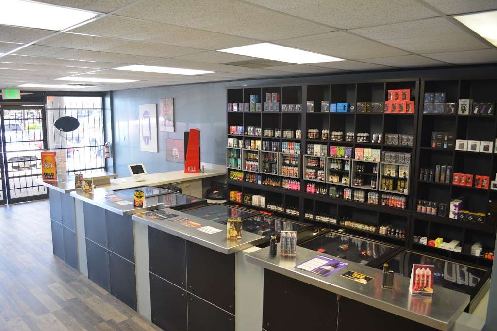 Max & Zachs Vapor Shop Garth Rd/I-10 | 6918 Garth Rd, Baytown, TX 77521, USA | Phone: (832) 572-7845