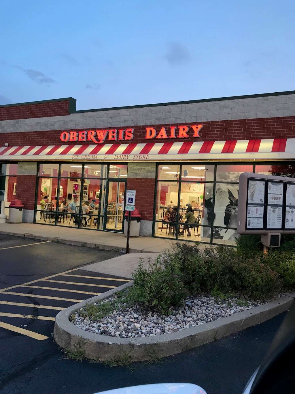 Oberweis Ice Cream and Dairy Store | 2200 IL-59, Plainfield, IL 60586, USA | Phone: (815) 254-6739