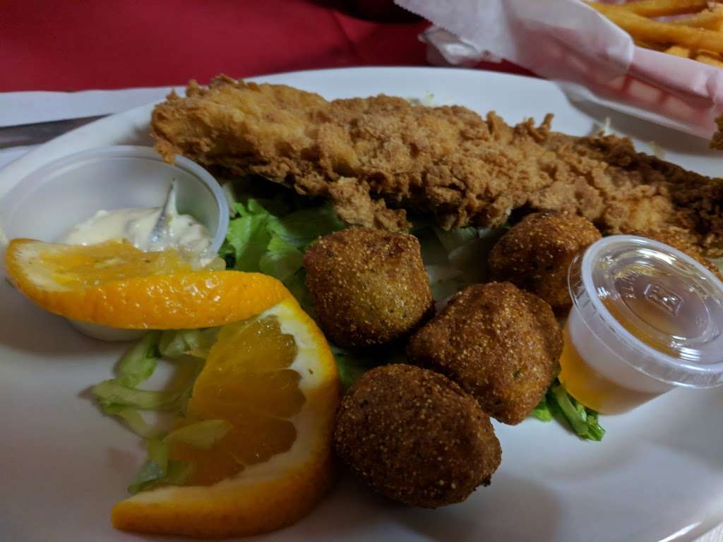 Courtneys Restaurant-Seafood | 48290 Wynne Rd, Ridge, MD 20680, USA | Phone: (301) 872-4403