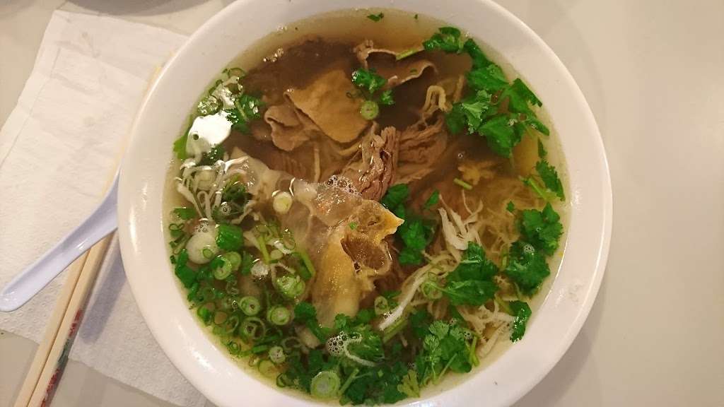 Pho75 | 3103 Graham Rd, Falls Church, VA 22042, USA | Phone: (703) 204-1490