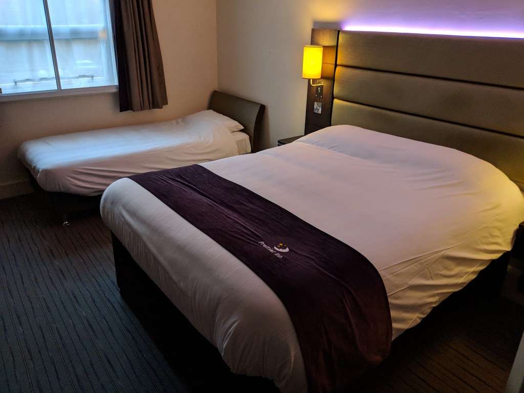 Premier Inn Crawley Town West | Crawley Ave, Crawley RH10 8BA, UK