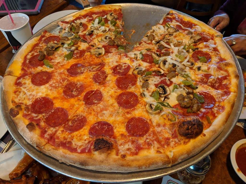 Franks Pizza Restaurant | 4950 S Rainbow Blvd, Las Vegas, NV 89118, USA | Phone: (702) 489-4444