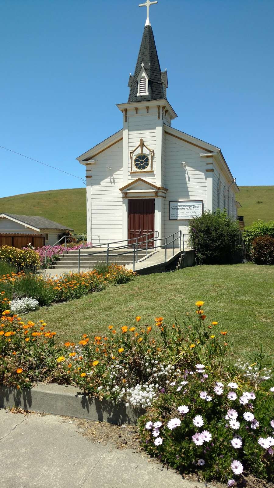 St Anthonys Church | 696 North St, Pescadero, CA 94060 | Phone: (650) 726-4674