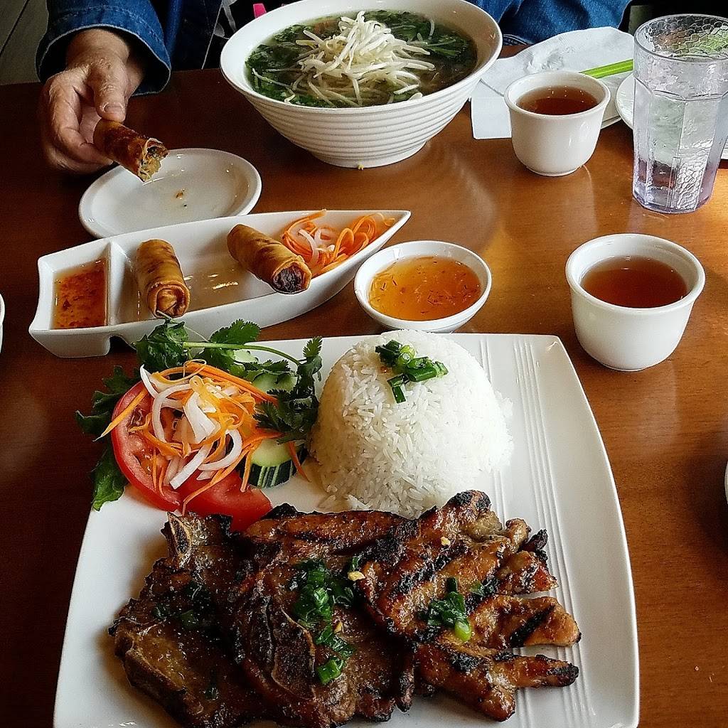 Bun and Pho House | 2838 SE 82nd Ave, Portland, OR 97266, USA | Phone: (503) 774-1318