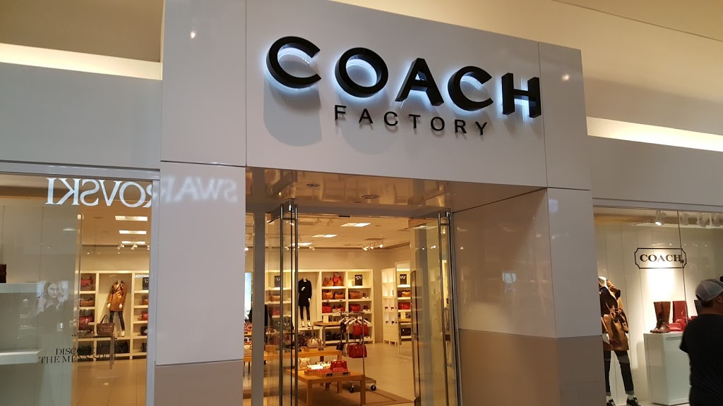 COACH Outlet | 3000 Grapevine Mills Pkwy Space 209A, Grapevine, TX 76051, USA | Phone: (972) 355-8984