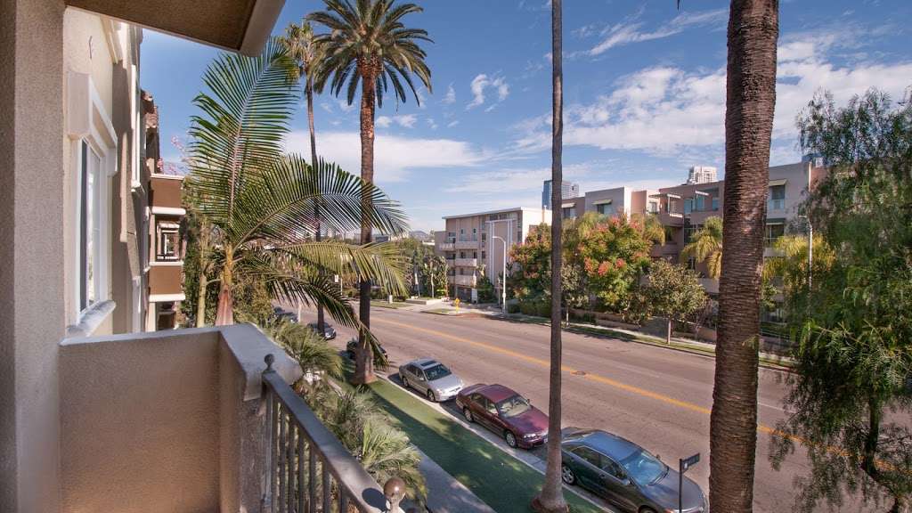 Westside Villas Apartments | 2201 S Beverly Glen Blvd, Los Angeles, CA 90064, USA | Phone: (310) 470-3141