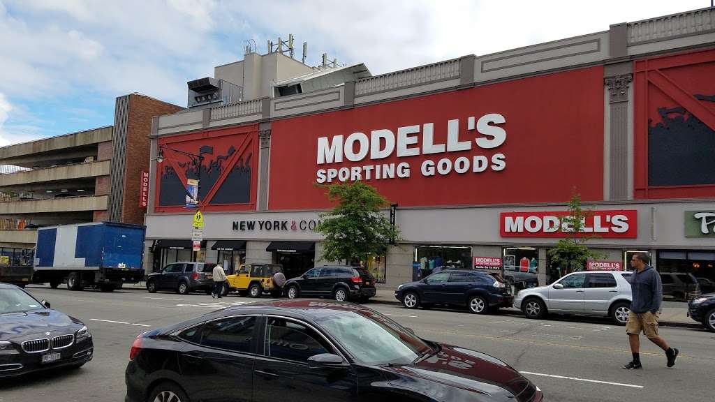 Modells Sporting Goods | West Shore Plaza 1801 South Avenue B, Staten Island, NY 10314, USA | Phone: (718) 698-8900