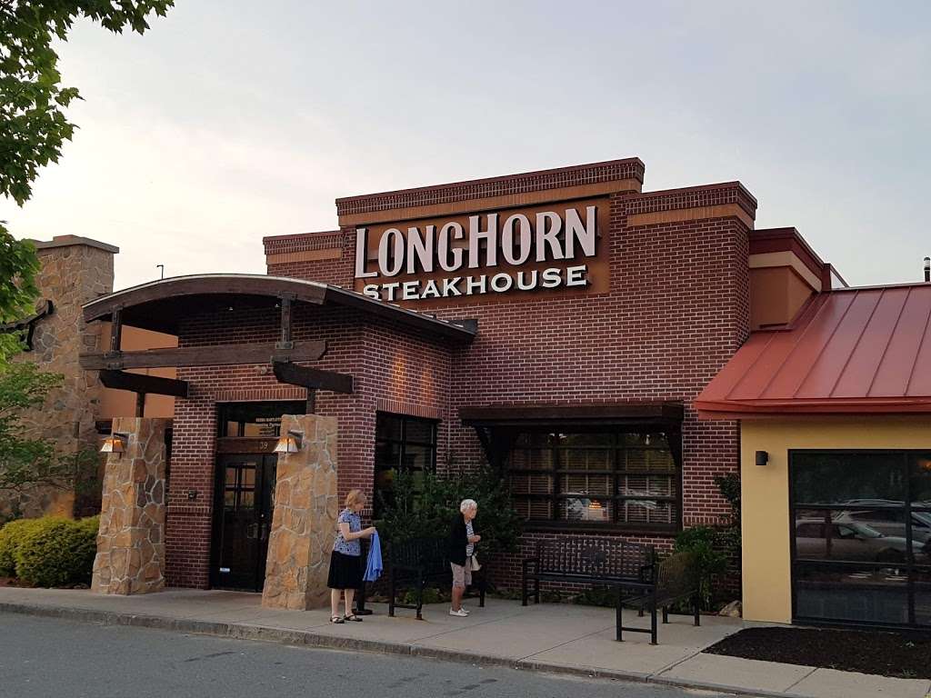 LongHorn Steakhouse 39 Walkers Brook Dr, Reading, MA 01867, USA