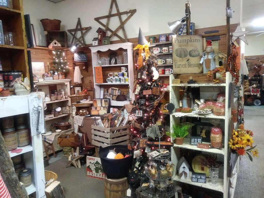 Quaker Antique Mall | 70 Tollgate Rd, Quakertown, PA 18951 | Phone: (215) 538-9445