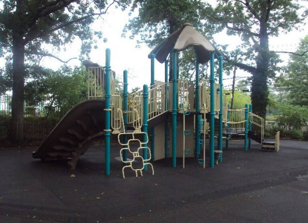 De Matti Park | Tompkins Ave., Staten Island, NY 10305, USA | Phone: (212) 639-9675