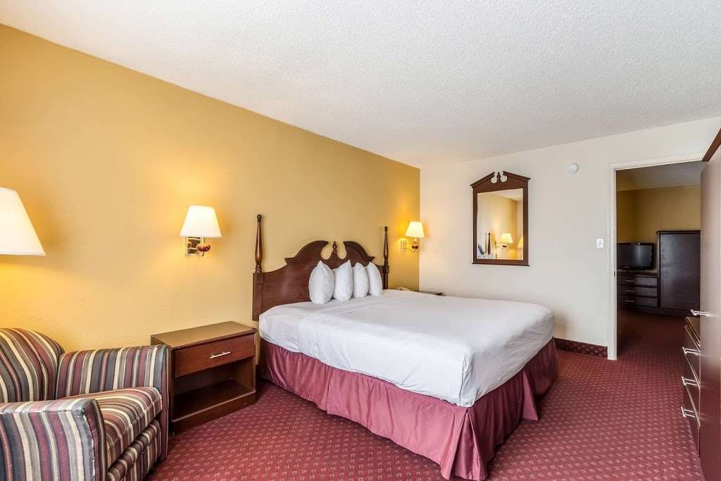 Motel 6 Chambersburg, PA | 1095 Wayne Ave, Chambersburg, PA 17201, USA | Phone: (717) 263-3400