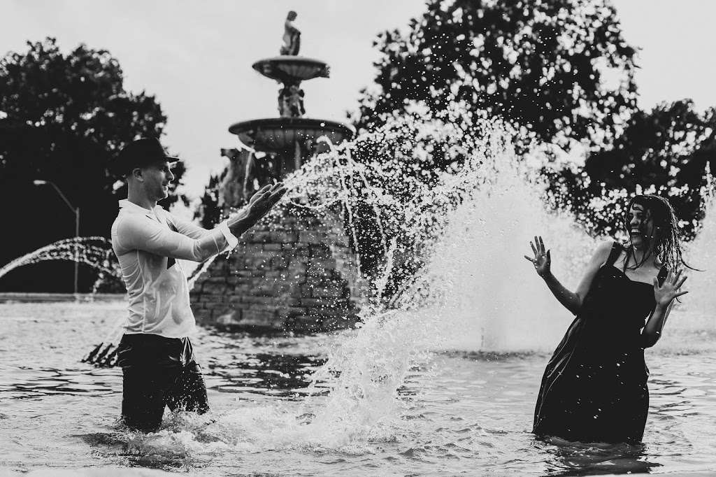 Meyer Circle Fountain | W Meyer Blvd, Kansas City, MO 64113, USA