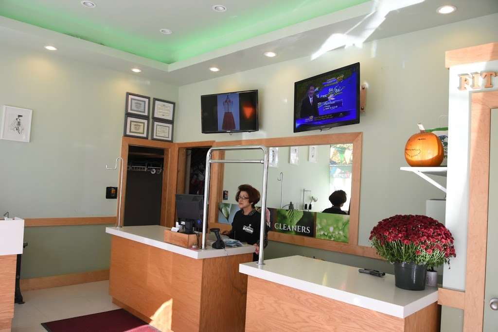 Fashion Cleaners | 370 Larkfield Rd, East Northport, NY 11731, USA | Phone: (631) 486-1165