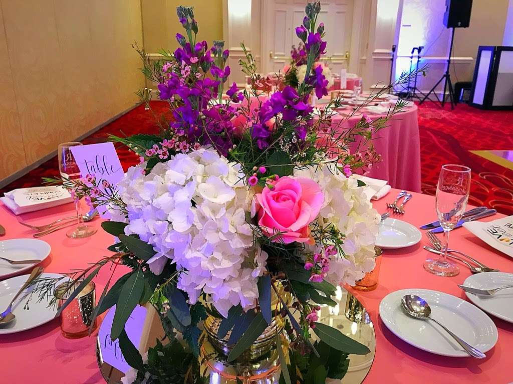 DGM Flowers & Events | 1080 NE 43rd St, Oakland Park, FL 33334, USA | Phone: (954) 884-0330