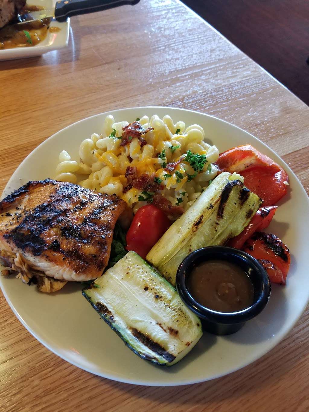 Applebees Grill + Bar | 21625 E, Valley Blvd, Walnut, CA 91789 | Phone: (909) 594-1140