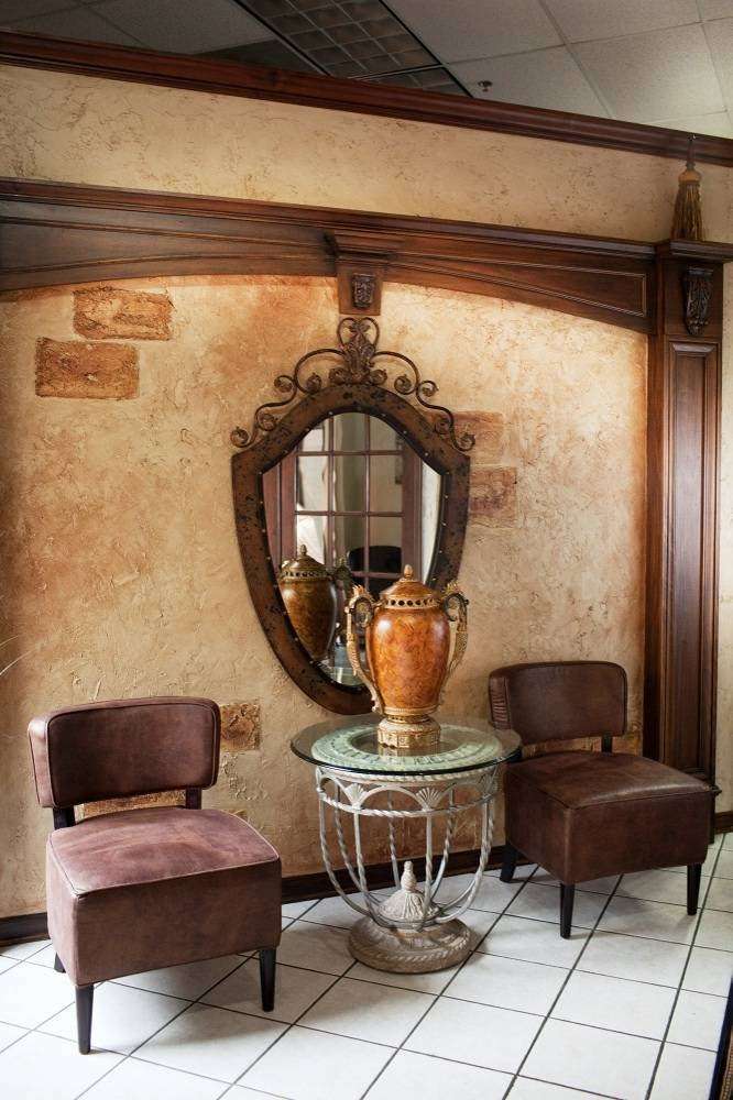 House of Salons | 224 Peterson Rd, Libertyville, IL 60048, USA | Phone: (630) 235-1140