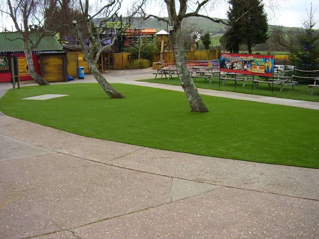 Artificial Lawn Company | Hartshill Nursery, Thong Lane, Gravesend DA12 4AD, UK | Phone: 01474 364320