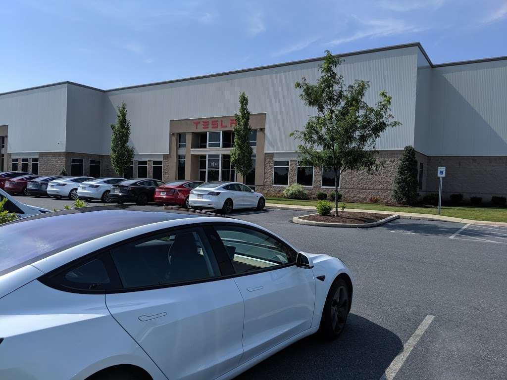 Tesla Service Center | Gateway Business Center, 1170 Garfield Ave #2, Lancaster, PA 17601, USA | Phone: (877) 798-3752