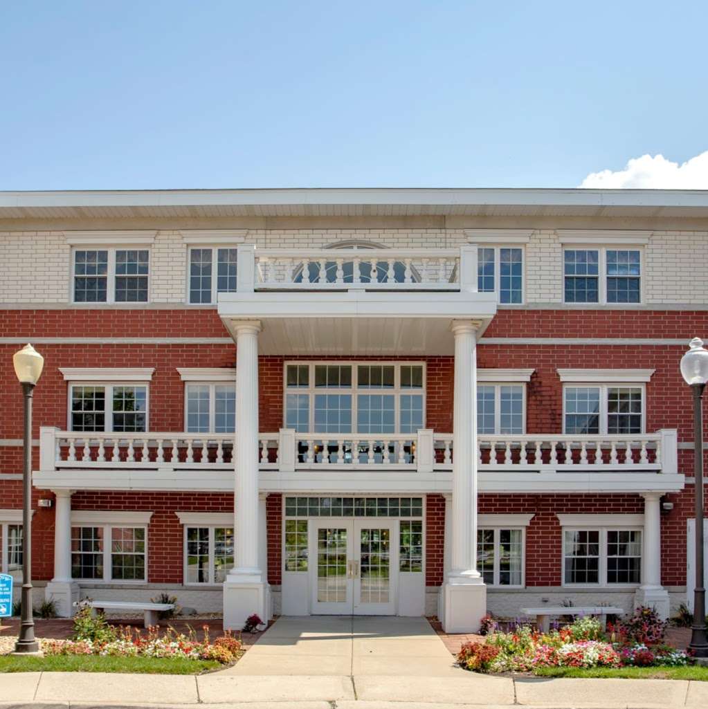 Hanover Place Apartments | 16851 Harlem Ave, Tinley Park, IL 60477, USA | Phone: (708) 633-1700