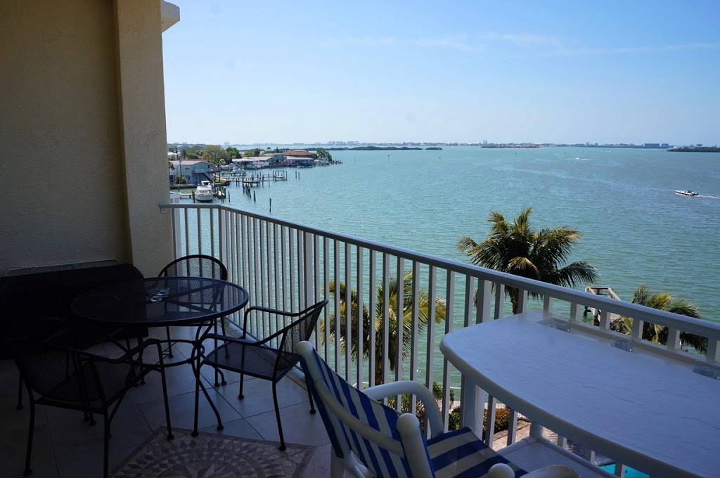 Waterfront condos / Condo By The Water | Boca Ciega Resort, 8800 Bay Pines Blvd Unit 310, 404, 410, St. Petersburg, FL 33709, USA | Phone: (727) 258-2414