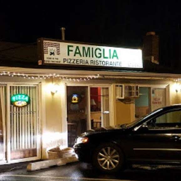 Famiglia Ristorante Pizzeria | 4 Morristown Rd, Matawan, NJ 07747, USA | Phone: (732) 970-6900