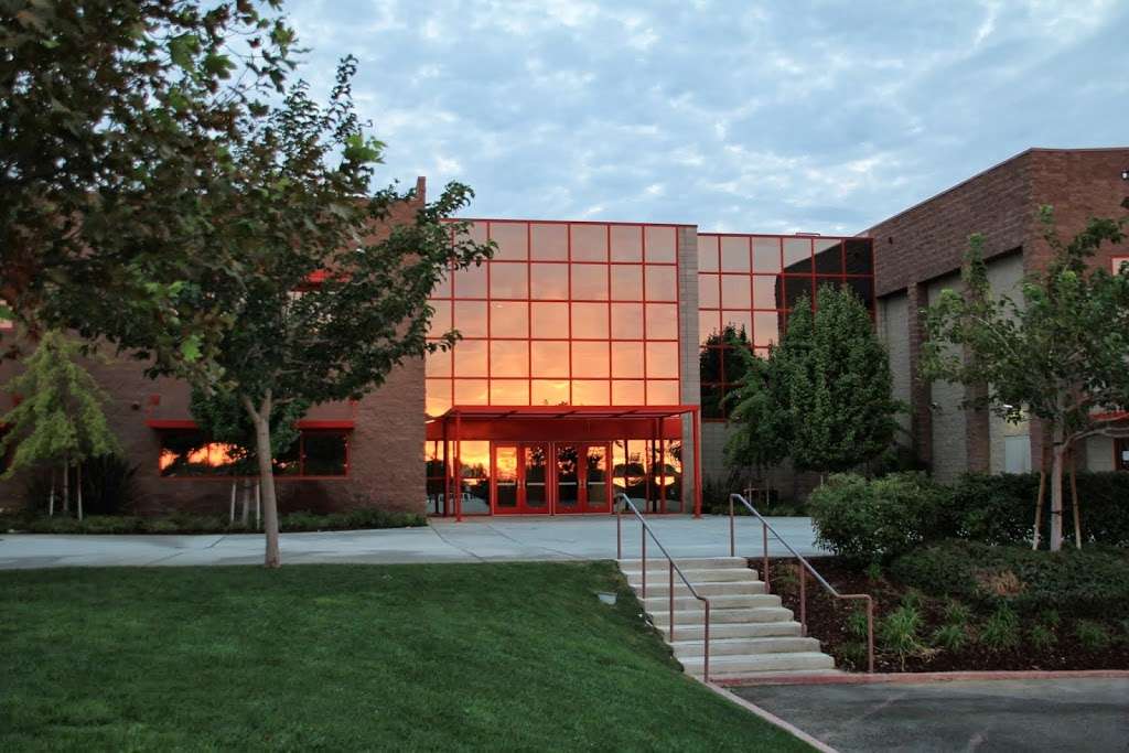 Paraclete High School | 42145 30th St W, Lancaster, CA 93536, USA | Phone: (661) 943-3255