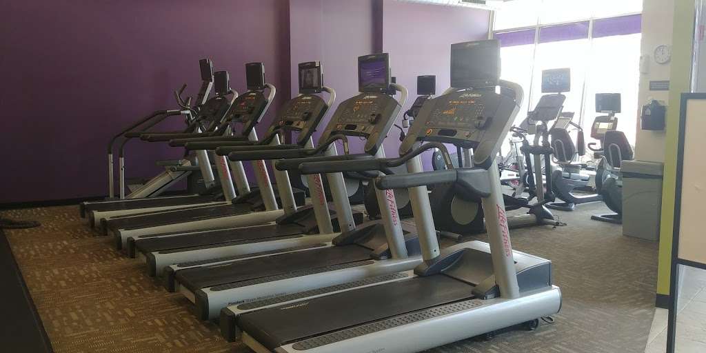 Anytime Fitness | 8901 W North Ave, Wauwatosa, WI 53226, USA | Phone: (414) 258-5658