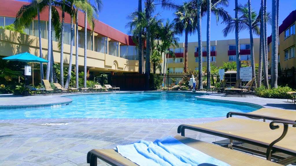 Ventura Beach Marriott | 2055 E Harbor Blvd, Ventura, CA 93001, USA | Phone: (805) 643-6000