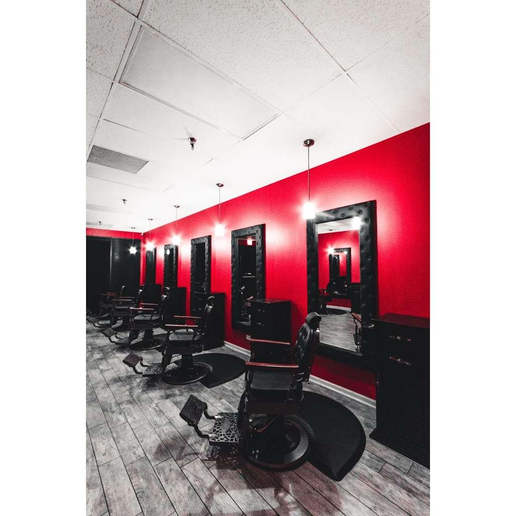 The Fade Room Barber Lounge | 9650 S Pulaski Rd, Oak Lawn, IL 60453 | Phone: (773) 983-6323