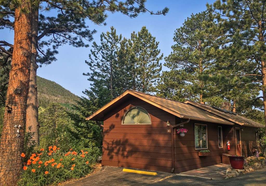 McGregor Mountain Lodge | 2815 Fall River Rd, Estes Park, CO 80517 | Phone: (970) 586-3457