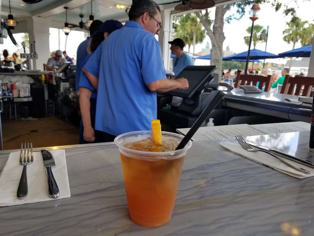 Hurricane Hannas Waterside Bar and Grill | Kissimmee, FL 34747