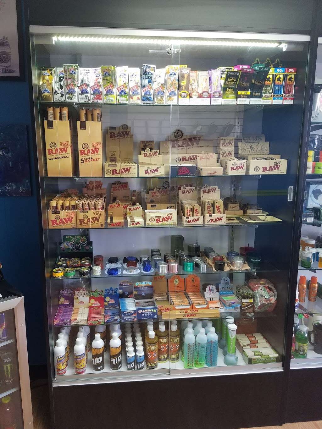 Smokin Out Vapor, Glass, & More | 18835 CA-18, Apple Valley, CA 92307 | Phone: (760) 946-3221