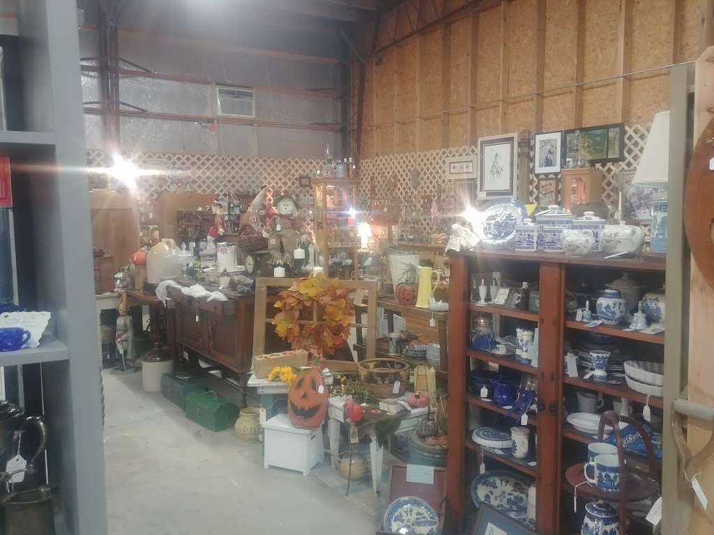 Antique Warehouse | 2300 US-34, Sandwich, IL 60548 | Phone: (815) 786-7788