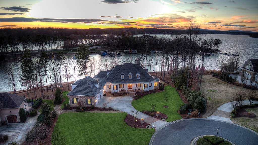 Rawlins & Company-Charlotte & Lake Norman Real Estate | 131 Torrence Chapel Rd, Mooresville, NC 28117, USA | Phone: (704) 746-3171