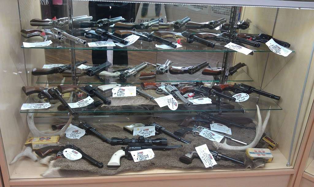 Route 66 Guns & Ammo | 1581 Main St A, Barstow, CA 92311, USA | Phone: (760) 979-2038