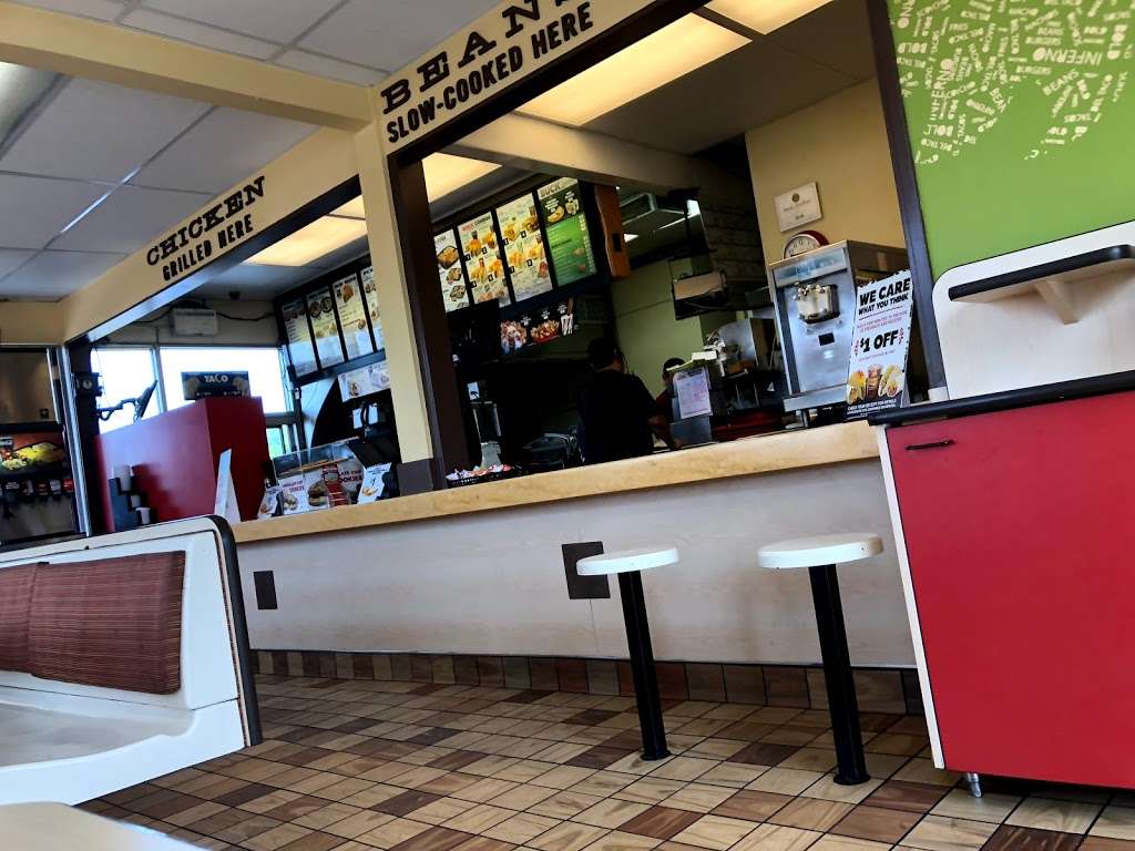 Del Taco | 2320 E 4th St, Santa Ana, CA 92705, USA | Phone: (714) 836-7365