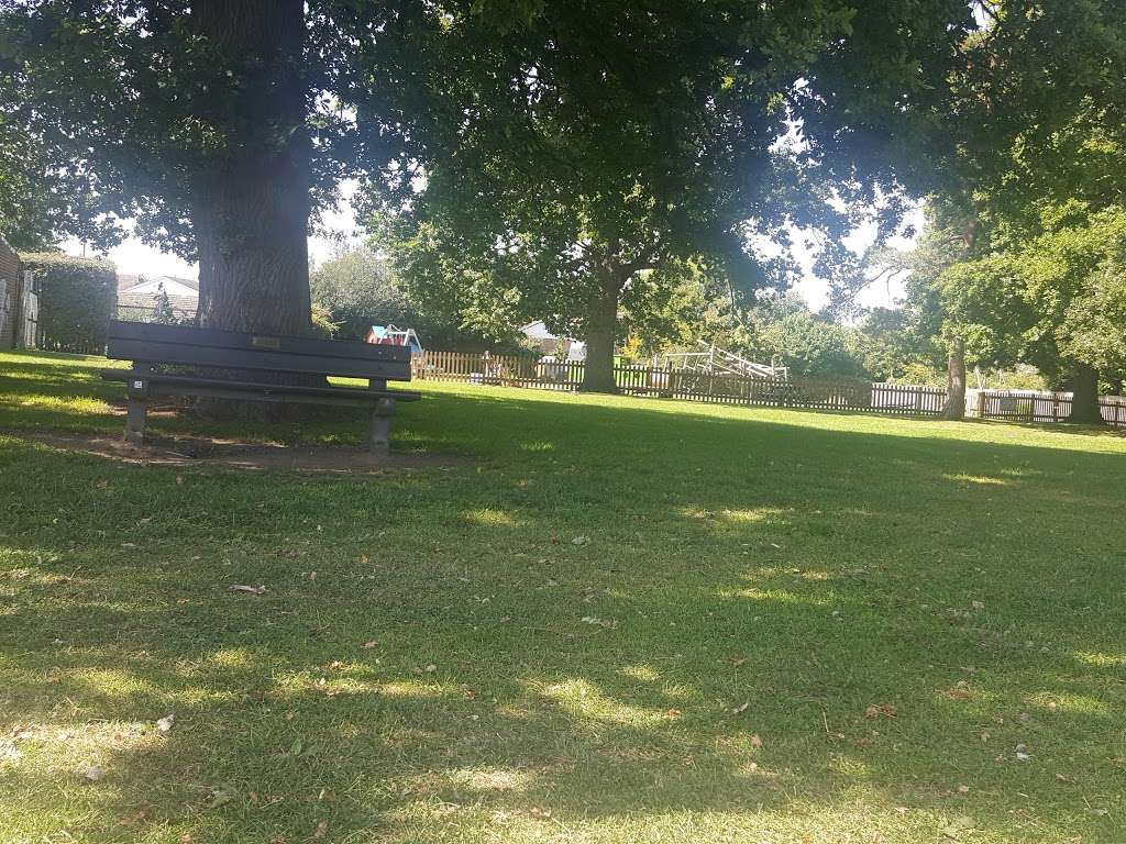 Paddock Wood, Memorial Park, Childrens Playground | 29 Ringden Ave, Paddock Wood, Tonbridge TN12 6ED, UK