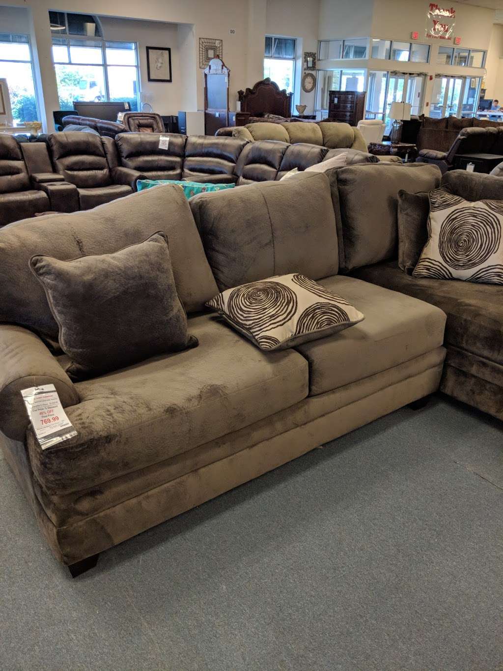 Cheny Furniture - New, Resale, Consignment | 801 E Park Ave, Libertyville, IL 60048, USA | Phone: (847) 996-0800
