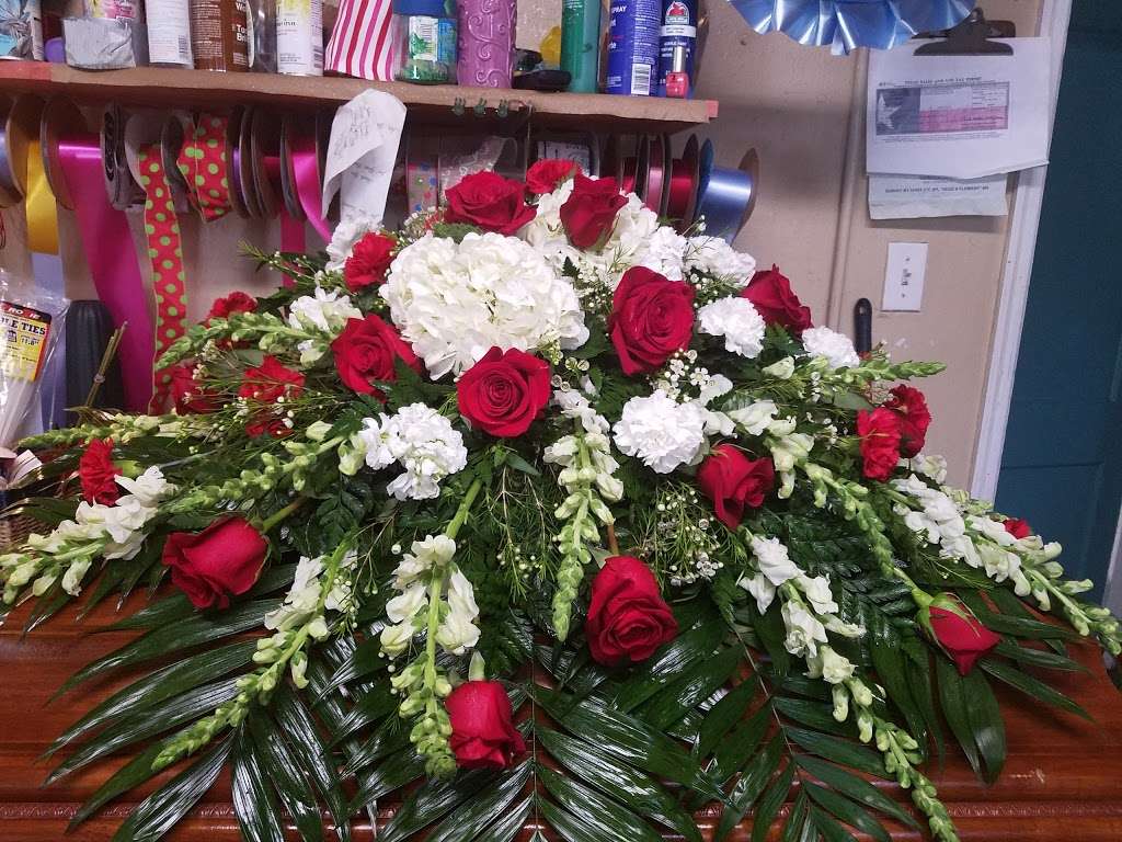 Geges Florist | 6909 Lawndale St, Houston, TX 77023, USA | Phone: (713) 921-6363