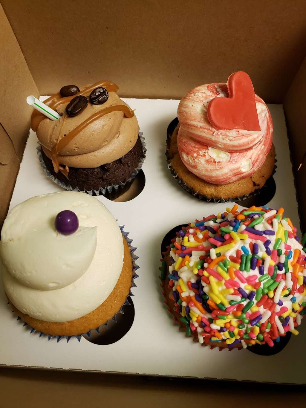 Antonios Cupcake Factory | 145 Windsor Hwy, New Windsor, NY 12553, USA | Phone: (845) 522-8950