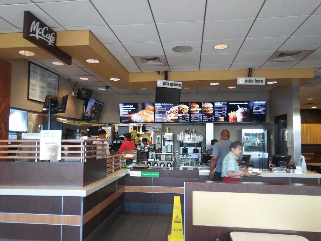 McDonalds | 511A Lockwood Dr, Houston, TX 77011, USA | Phone: (713) 928-3770