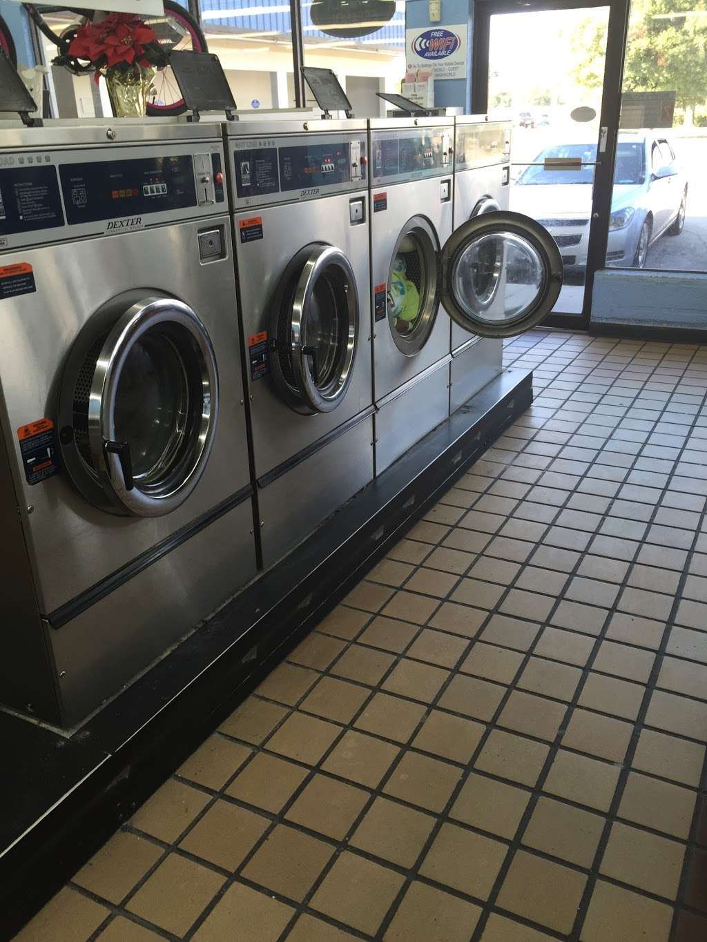 Wash World Coin Laundry | 1799 E Hinson Ave, Haines City, FL 33845, USA | Phone: (863) 547-9829