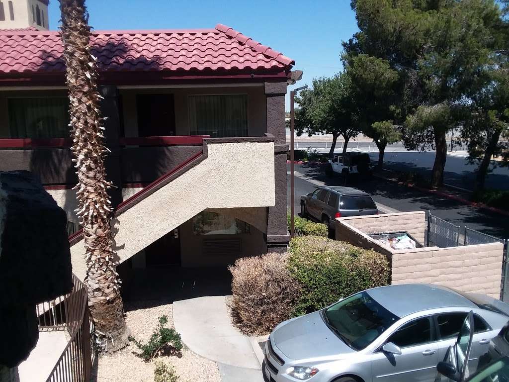 Red Roof Inn Victorville | 13409 Mariposa Rd, Victorville, CA 92395, USA | Phone: (760) 241-1577