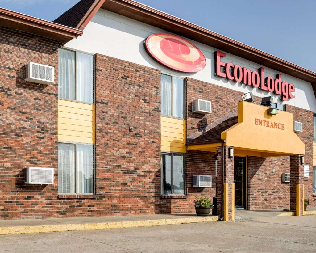 Econo Lodge Olathe - Kansas City | 209 E Flaming Rd, Olathe, KS 66061 | Phone: (913) 829-1312