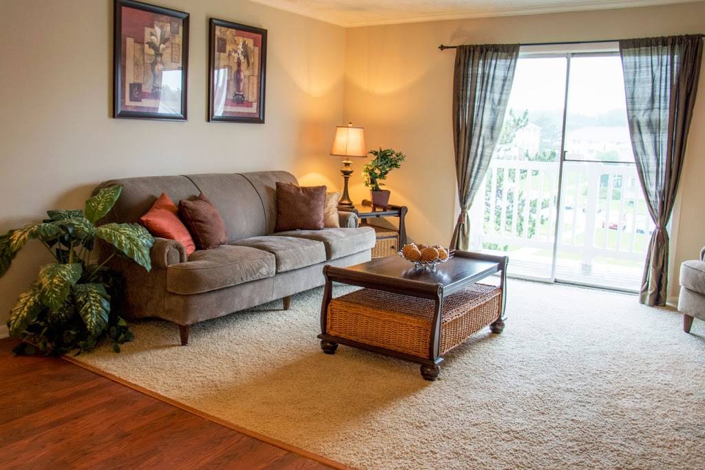 Pacific Winds Apartments | 1215 Fawn Parkway Plaza, Omaha, NE 68144, USA | Phone: (402) 965-0822