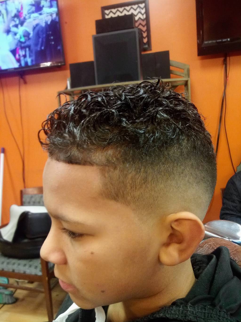 Zoes Unique barber shop | 30760 Lakeshore Blvd, Willowick, OH 44095, USA | Phone: (216) 543-7226