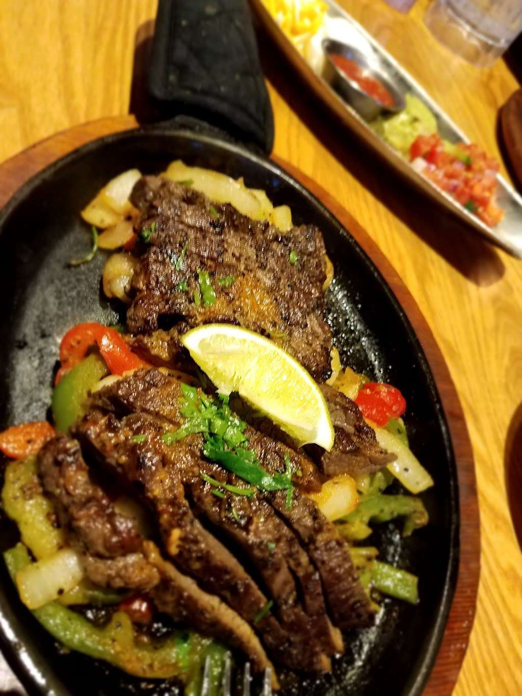 Chilis Grill & Bar | 2820 US-34, Oswego, IL 60543, USA | Phone: (630) 554-1536