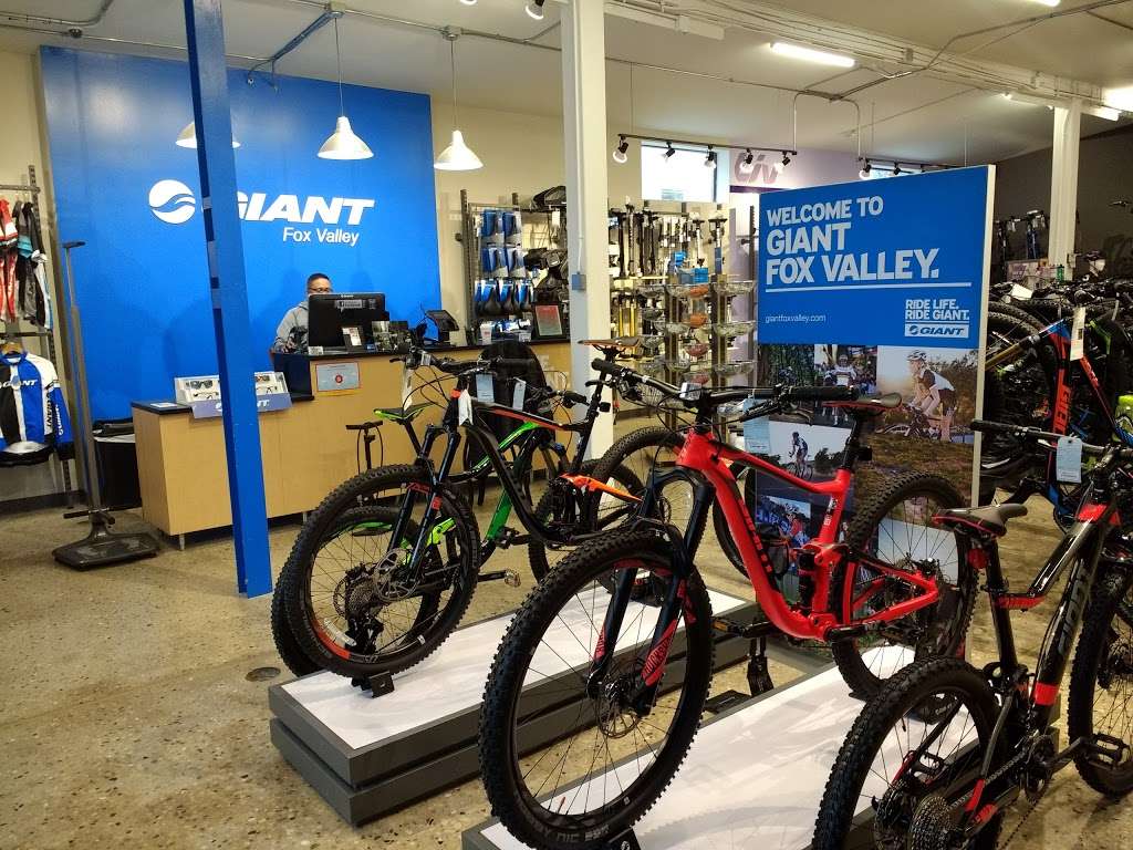 Giant Fox Valley | 415 S 1st St, St. Charles, IL 60174, USA | Phone: (630) 524-4855